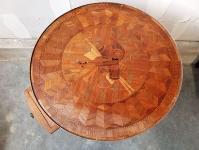 Guéridon ou table genre bouillotte en bois...
