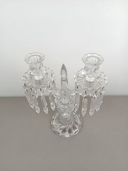BACCARAT
Chandelier en cristal moulé constitué...