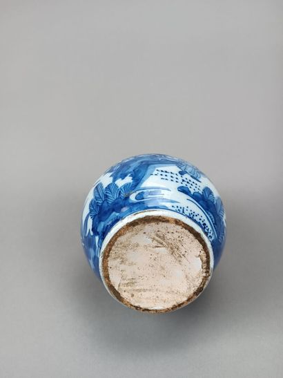 DELFT ?
Pichet balustre en fainec bleue et...