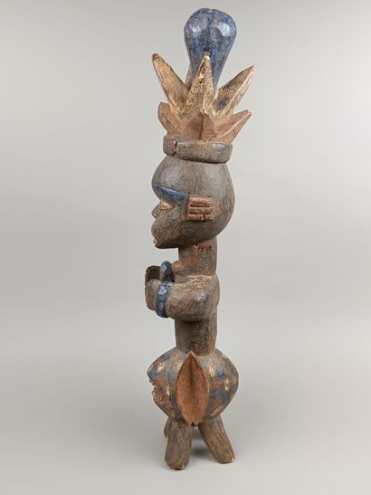 NIGERIA - Peuple URHOBO
Statue en bois sculpté...