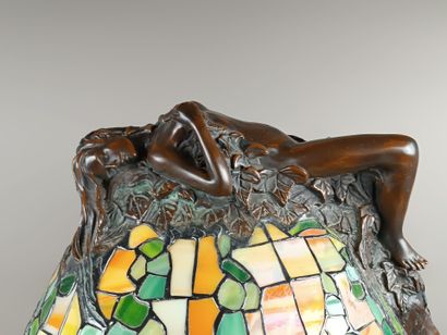 E. THOMASSON, d'après
Lampe en bronze figurant...