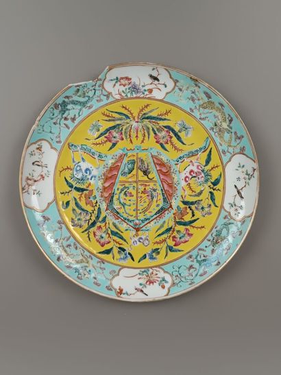 CHINE, XIXème siècle?
Assiette en porcelaine...