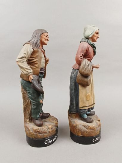 Deux sujet en terre cuite polychrome figurant...