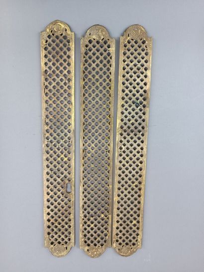Lot de 28 plaques de propreté en bronze,...