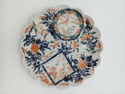 IMARI.
Paire d'assiettes en porcelaine blanche...