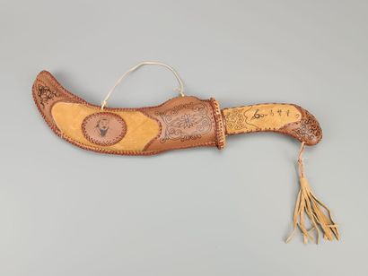 MONGOLIE
Couteau à lame courbér.
Poignée...