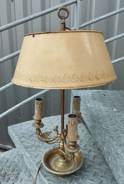 Lampe bouillotte en bronze doré à 3 bras...