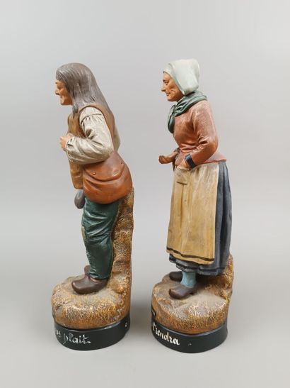 Deux sujet en terre cuite polychrome figurant...