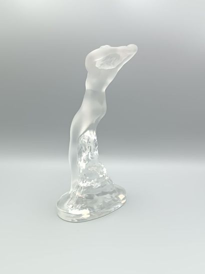 LALIQUE France, 
Sujet en cristal représentant...