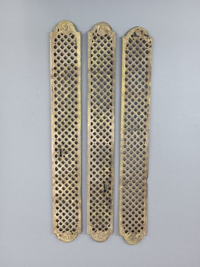 Lot de 28 plaques de propreté en bronze,...