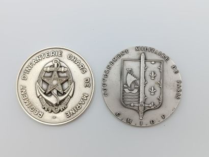 Deux médailles militaires circulaires en...