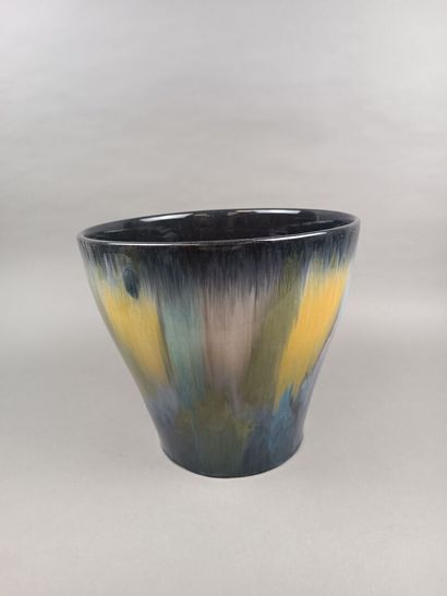 Cache pot année 60 vintage.
Diam : 28.8 cm
H....