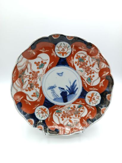 IMARI
Assiette en porcelaine polychrome à...
