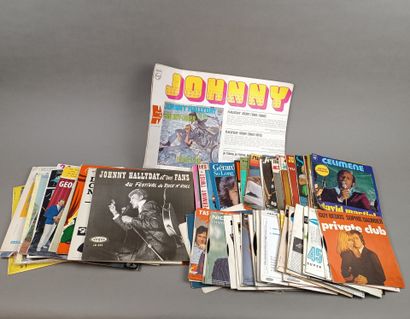 Lot de vinyles. Il contient des 45 T (une...