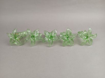 MURANO
Suite de 5 bougeoirs en verre tiré...