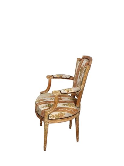 Fauteuil cabriolet à dossier dit 