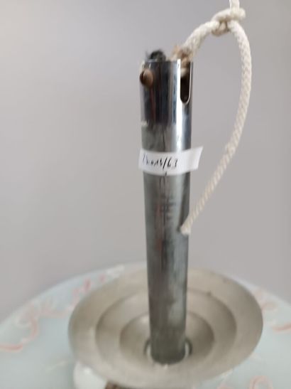 ERRYE ?
Lustre ou suspension de forme circulaire...