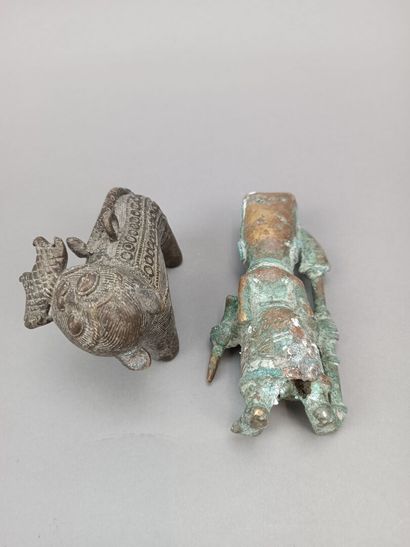 ART AFRICAIN
Deux sujets en bronze ou métal:
1...