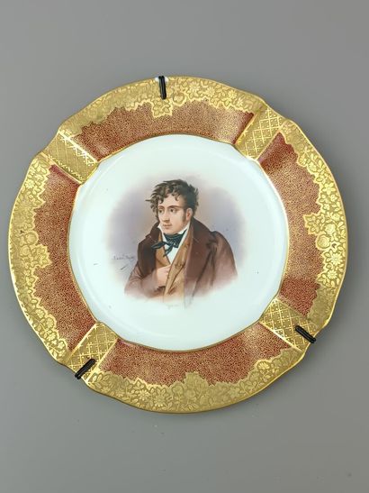 Martial REDON à Limoges. 
Assiette décorative...