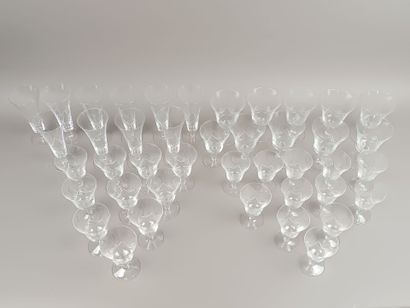 Service à boisson en cristal comprenant :...