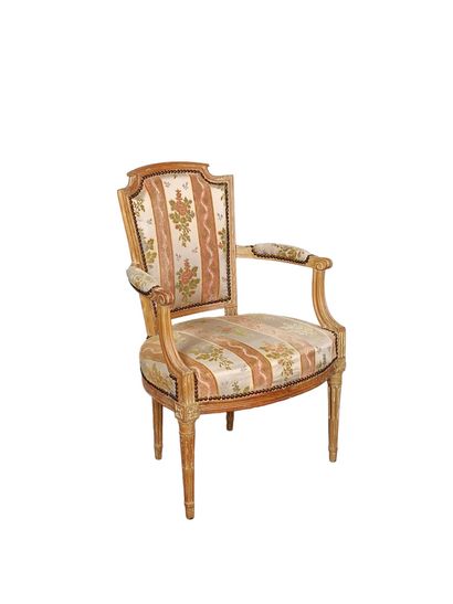 Fauteuil cabriolet à dossier dit 
