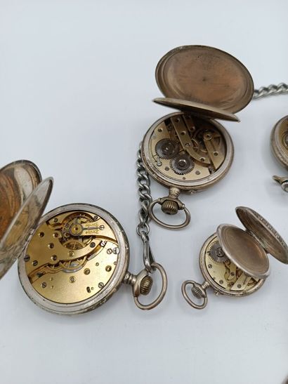 Lot de six montres en argent dont quatre...