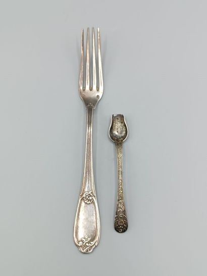 Louis XV style silver salt fork and scoop.
The...