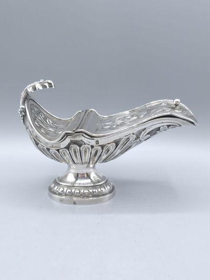 Silver incense dish.
Decorated with foliage.
Minerve...