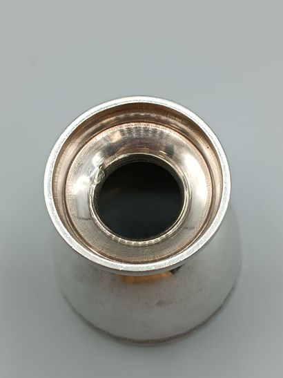 SOUFFLOT
Silver egg cup bordered with a frieze...