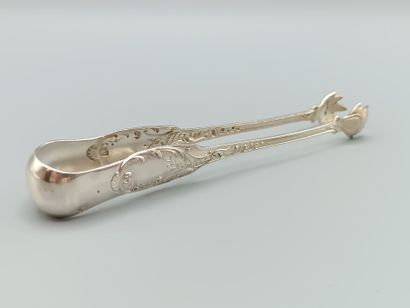 Louis XV style silver sugar tongs.
Minerve...