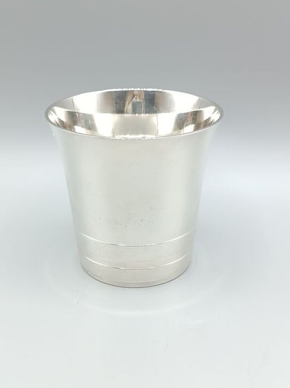PUIFORCAT
Timbale en argent légèrement évasée...