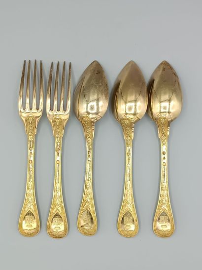 Partie de ménagère en vermeil.
Elle comprend...
