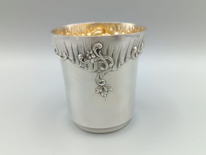 TALLOIS & MAYENCE 
Silver timbale with rocaille...