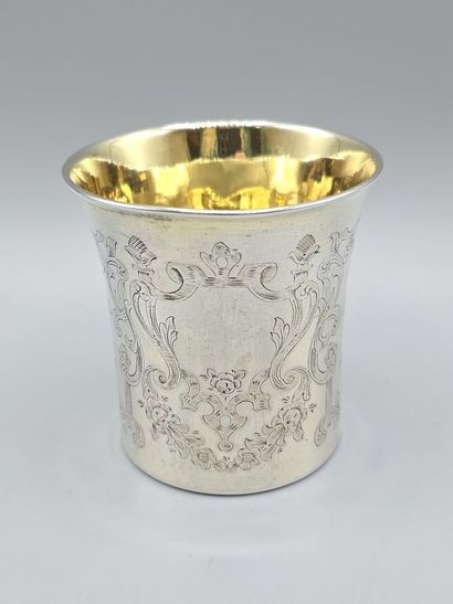 Timbale à fond plat en argent, intérieur...