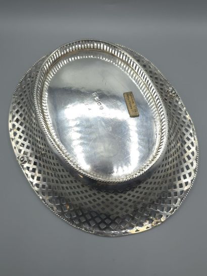 Corbeille ou panier en argent anglais. 
Corps...