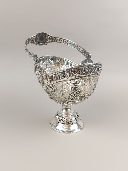 Grande corbeille ovale en argent en forme...