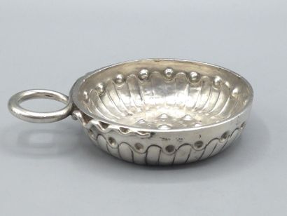 Taste-vin en argent du XVIIIème siècle.
Modèle...