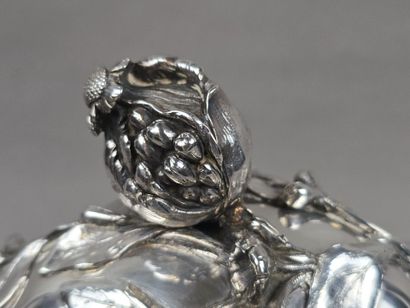 Soupière en argent de forme ovale à décor...