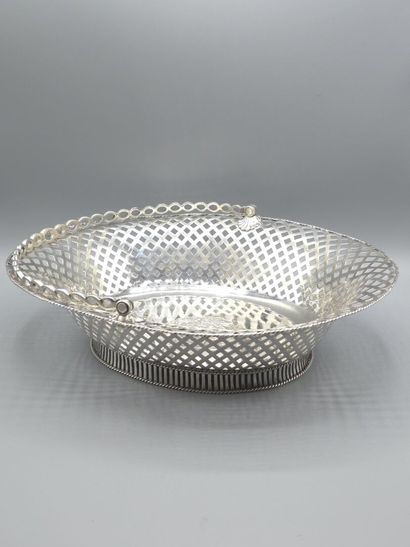 Corbeille ou panier en argent anglais. 
Corps...