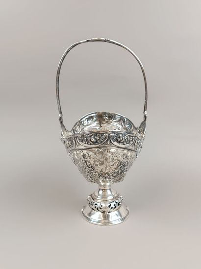 Grande corbeille ovale en argent en forme...