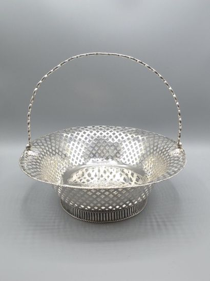 Corbeille ou panier en argent anglais. 
Corps...