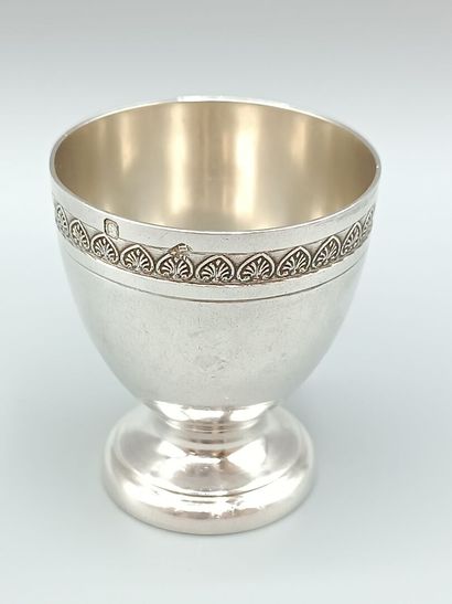SOUFFLOT
Silver egg cup bordered with a frieze...
