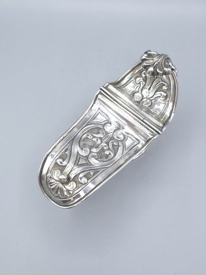 Silver incense dish.
Decorated with foliage.
Minerve...