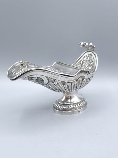 Silver incense dish.
Decorated with foliage.
Minerve...