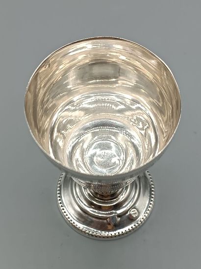 MASSAT Frères 
Silver egg cup on foot. 
Body...