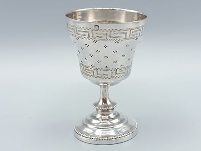 MASSAT Frères 
Silver egg cup on foot. 
Body...