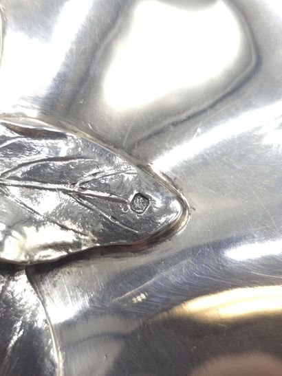 Soupière en argent de forme ovale à décor...