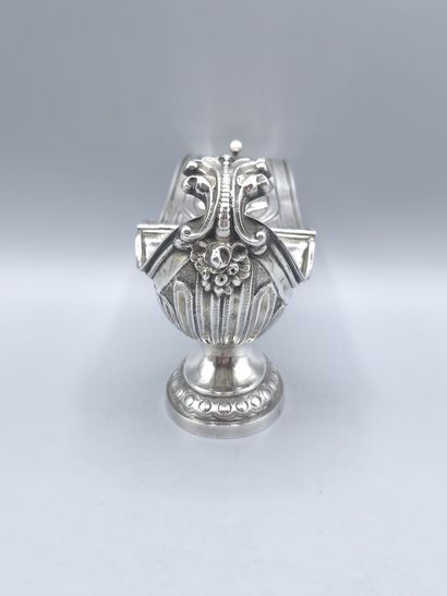 Silver incense dish.
Decorated with foliage.
Minerve...