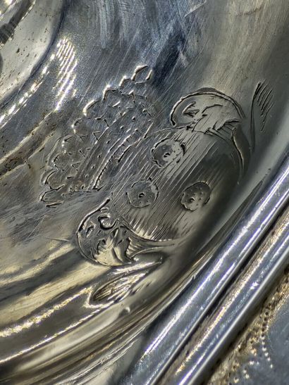 Paire de bougeoirs de toilette en argent.
Fûts...