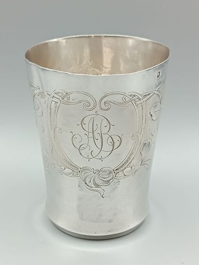Timbale en argent Art Nouveau.
Décor sur...